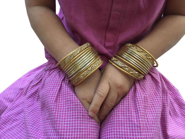 Bracelets Indiens Enfants, Bracelets indiens enfants argenté + couleur (17  coloris), Bracelets Indous pour enfant (17 coloris), Bracelets bébé motifs  (7 coloris), Bracelets Enfants 3/4 ans, Bracelets avec Bague assortie (3  coloris)